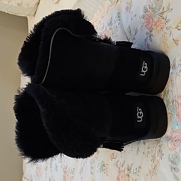 UGG Boots - Picture 4 of 13